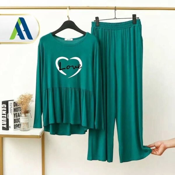 Flapper style green night suit for women