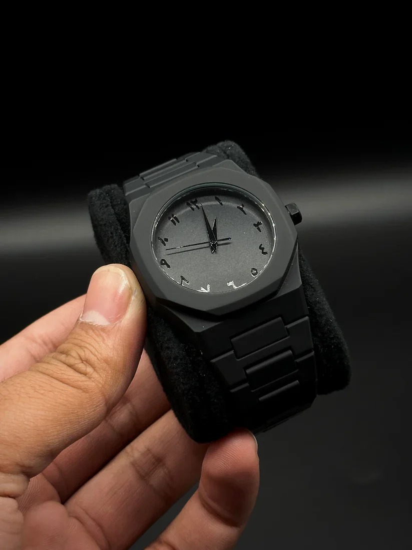 Luxury Black Aura Watch for Men – Elegant Matte Rubber Design Luxury Black Aura Watch for Men – Matte black Rubber wristwatch with minimalist dial