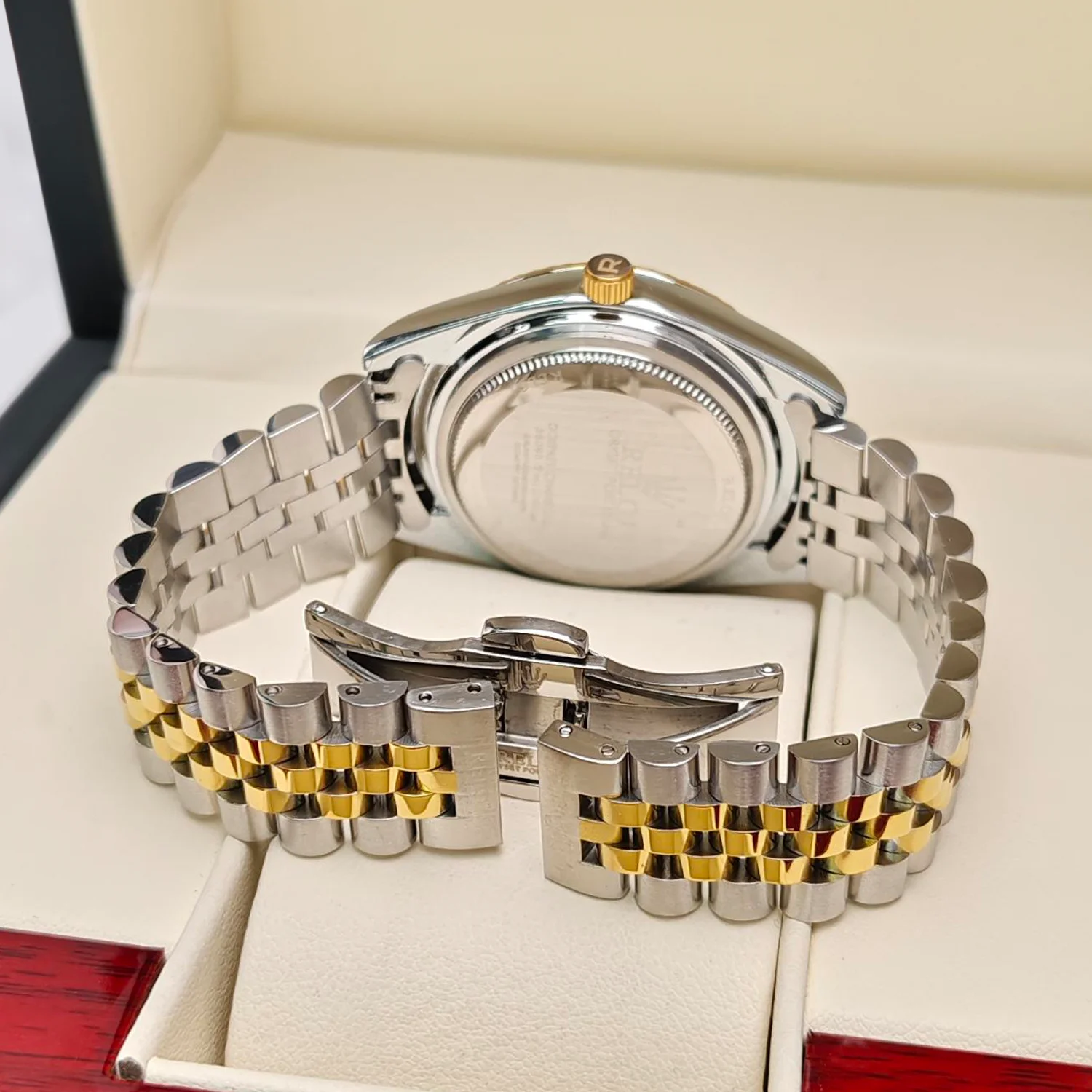 Log-Series-High-End-Business-Men-Quartz-Watch-Dress-Professional.jpg Log Series High-End Business Men's Quartz Watch, showing the elegant, minimalist white or black dial, classic markers, and stainless steel case and band, suitable as a professional dress watch.