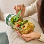 portable salad jar with leakproof dressing compartment